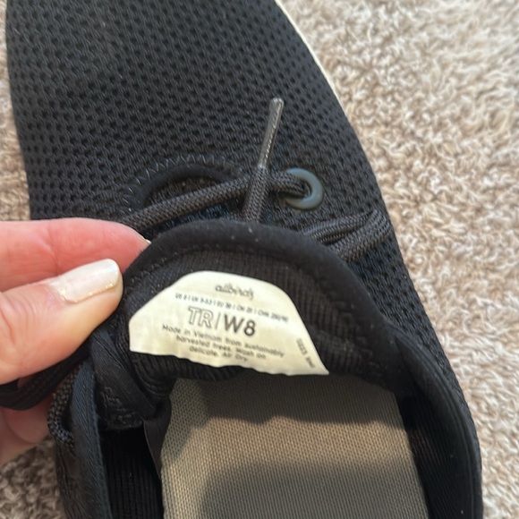 ALLBIRDS Tree Runners tennis shoe - Picture 6 of 6